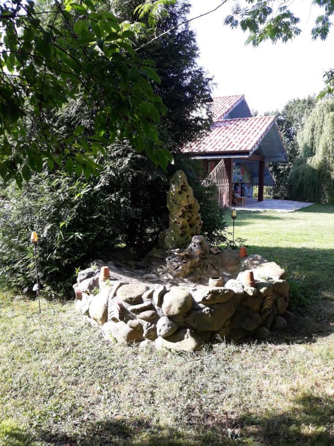 Hugoren Egoitza Zubialde Exterior photo